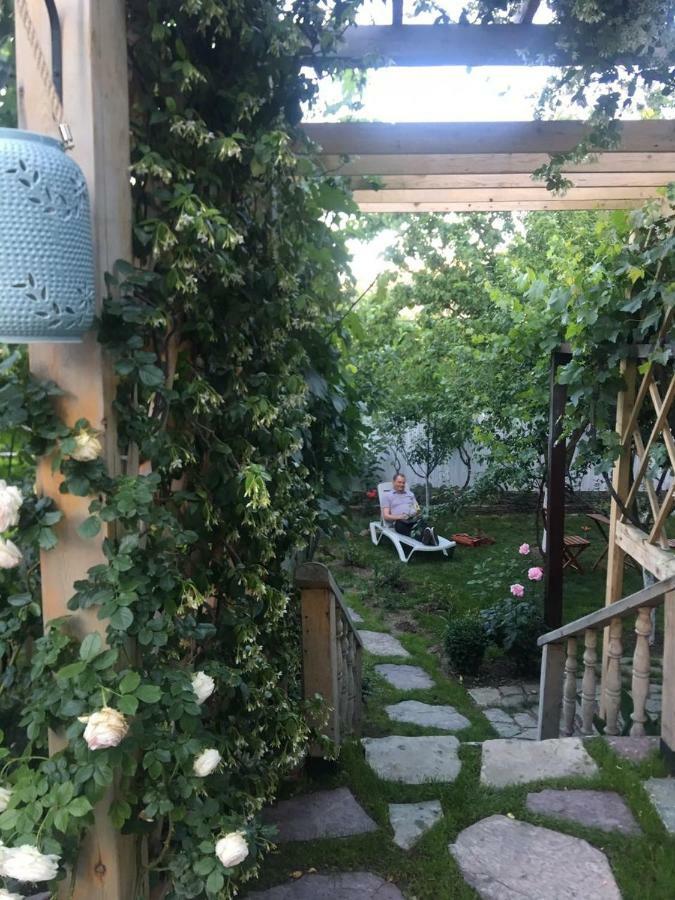 Hotel My Garden à Tbilissi Extérieur photo
